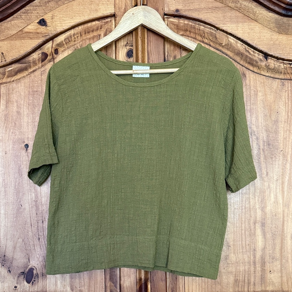 Curator SF 100% woven cotton Hugo tee in fennel XS